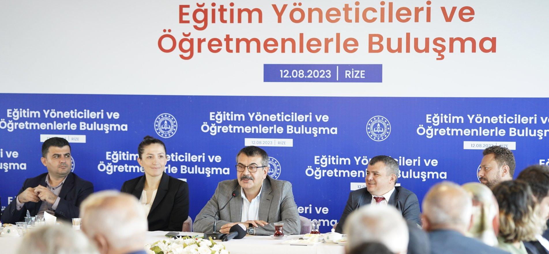 BAKAN TEKİN, RİZE'DE EĞİTİM YÖNETİCİLERİ VE ÖĞRETMENLERLE BULUŞTU